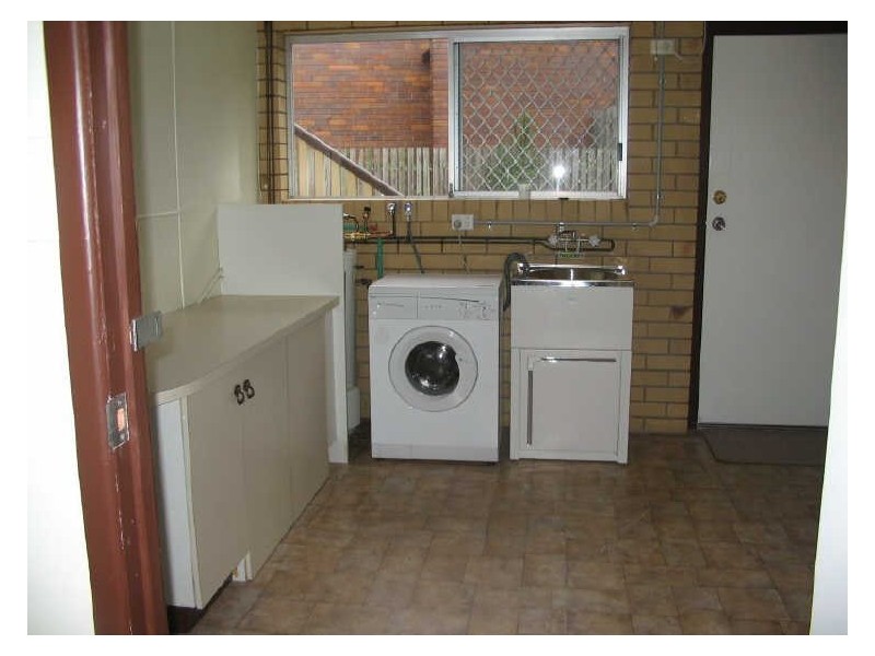 ROOM 5/74 Crewe Street, Mount Gravatt East QLD 4122