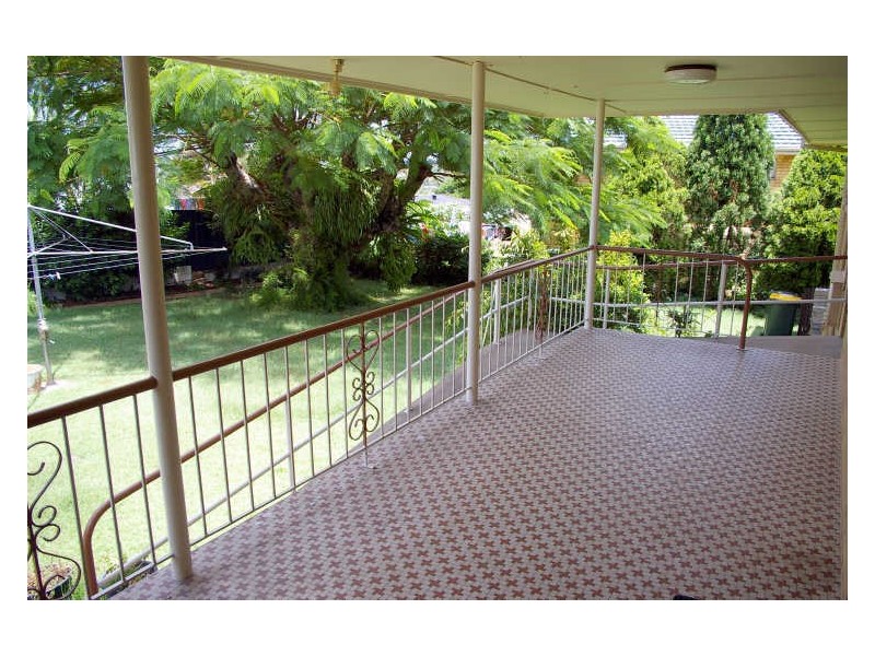 11 Mingera Street, Mansfield QLD 4122