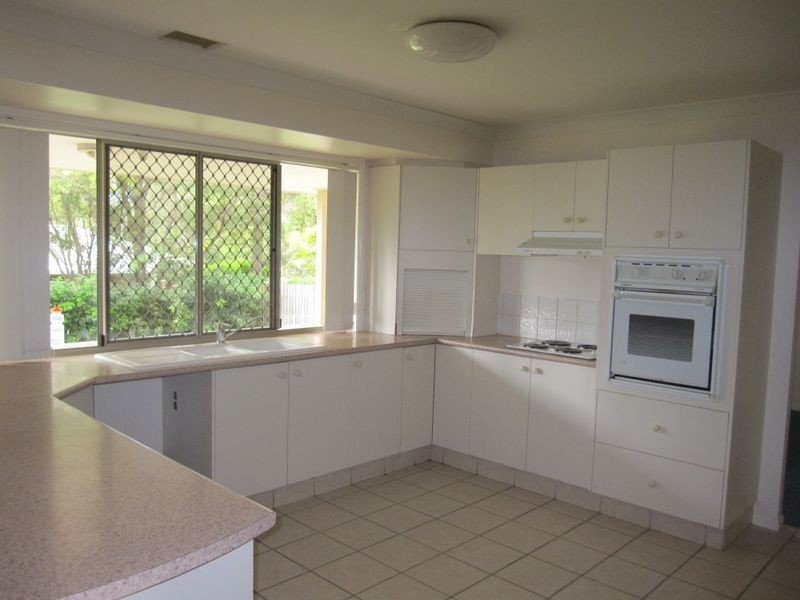 18 Marianna Street, Mansfield QLD 4122