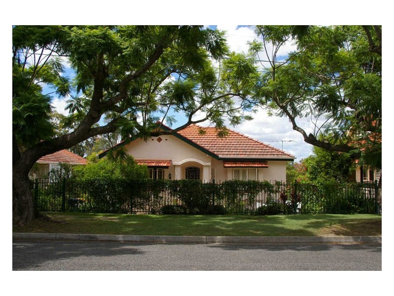 37 Percival Terrace, Holland Park QLD 4121