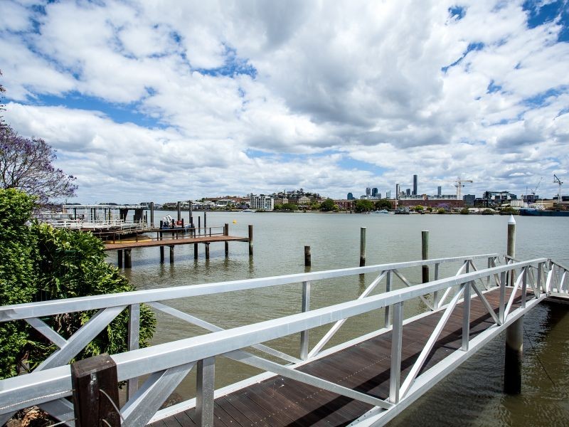 10 QUAY STREET, Bulimba QLD 4171