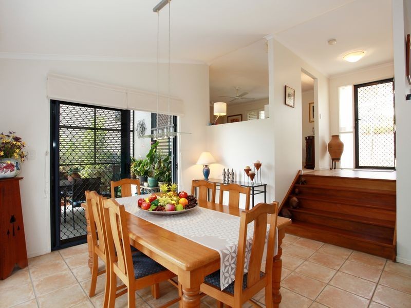6 MONET CRESCENT, Mackenzie QLD 4156