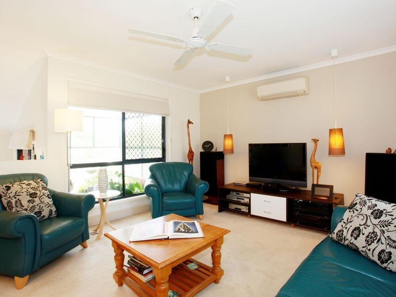 6 MONET CRESCENT, Mackenzie QLD 4156