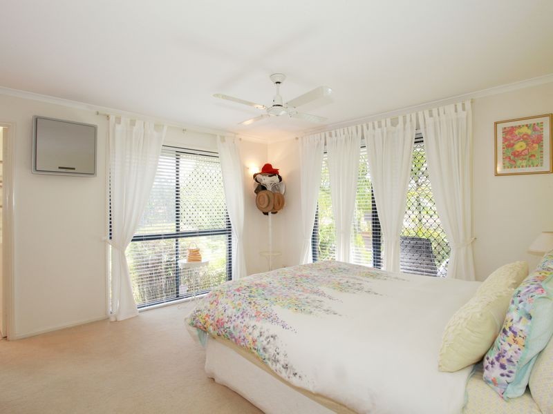6 MONET CRESCENT, Mackenzie QLD 4156