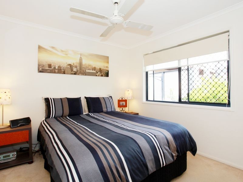 6 MONET CRESCENT, Mackenzie QLD 4156