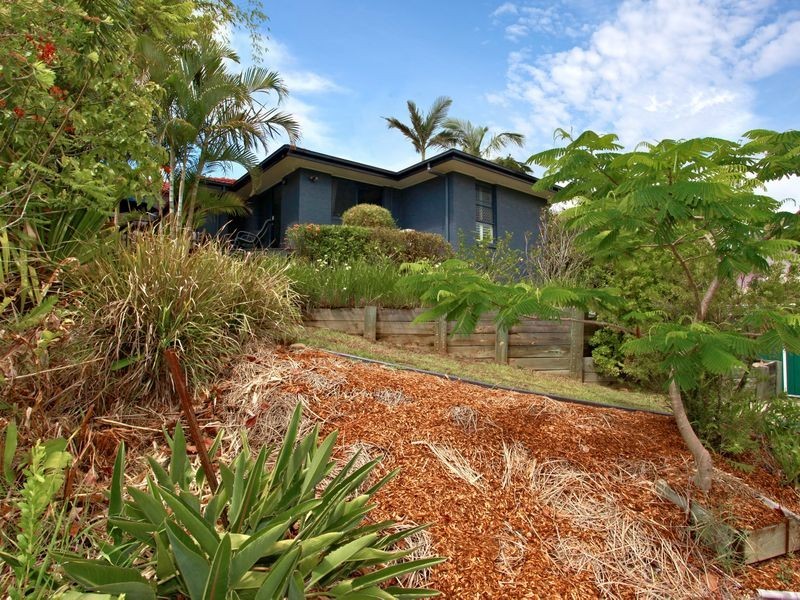 6 MONET CRESCENT, Mackenzie QLD 4156