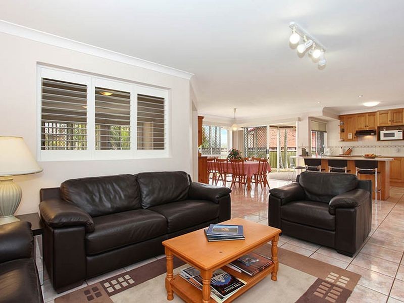 17 BOTTICELLI PLACE, Mackenzie QLD 4156