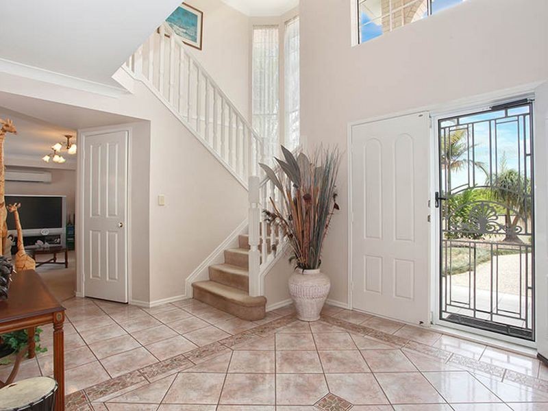 17 BOTTICELLI PLACE, Mackenzie QLD 4156