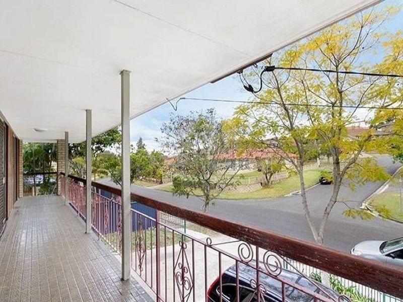 16 Montreal Street, Wishart QLD 4122