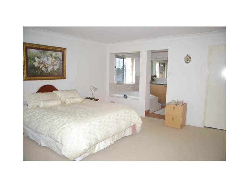 11 Fig Tree Close, Mackenzie QLD 4156