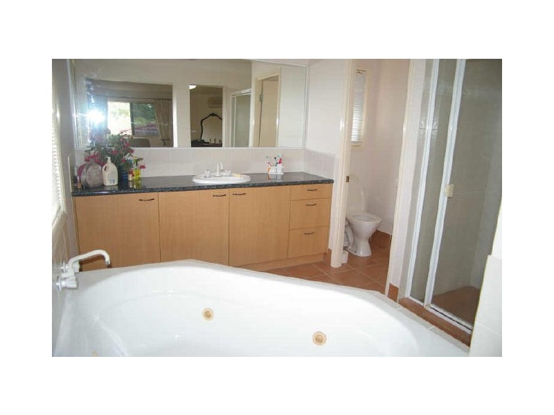11 Fig Tree Close, Mackenzie QLD 4156