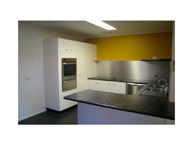 14 Wyncroft Street, Holland Park QLD 4121