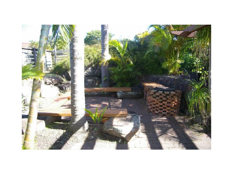 14 Wyncroft Street, Holland Park QLD 4121