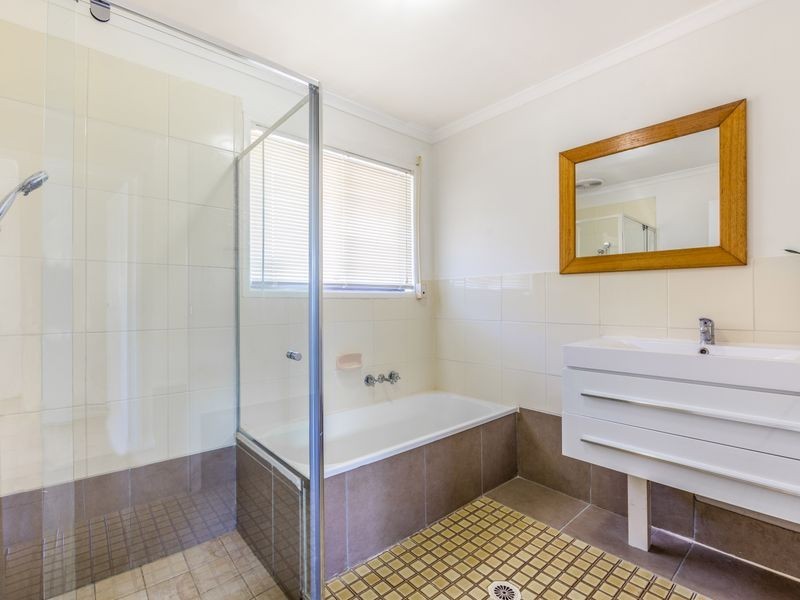 6 POLARIS AVENUE, Kingston QLD 4114