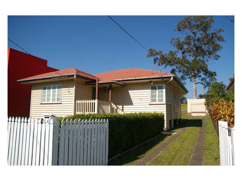 35 Broadwater Road, Mount Gravatt East QLD 4122