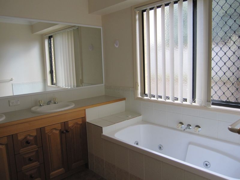 11 Kentwell Place, Wishart QLD 4122