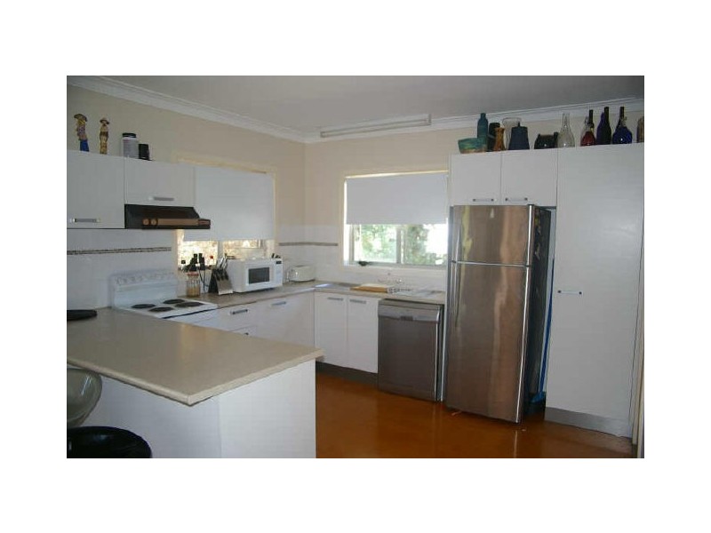 147 Nursery Road, Holland Park QLD 4121