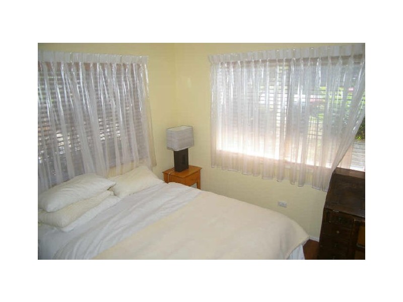 147 Nursery Road, Holland Park QLD 4121