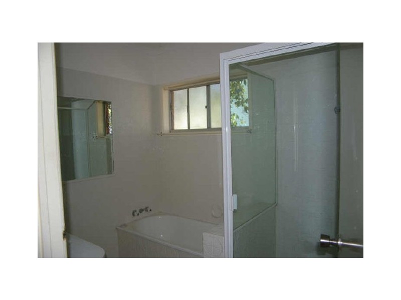 147 Nursery Road, Holland Park QLD 4121