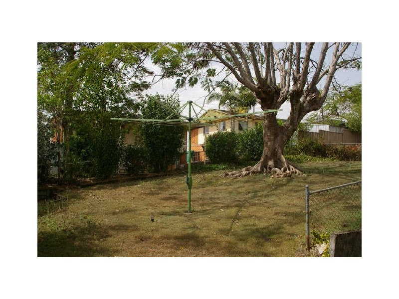 23 Pareena Crescent, Mansfield QLD 4122