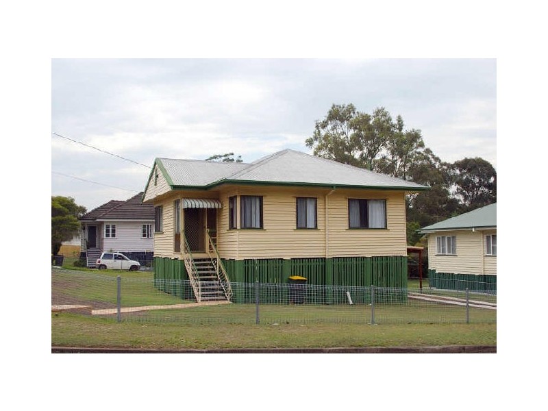 84 Glindemann Drive, Holland Park QLD 4121