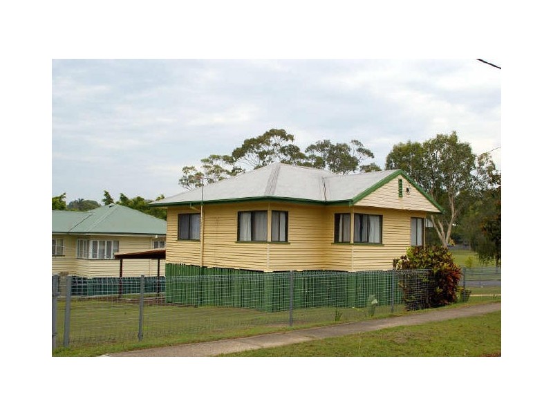 84 Glindemann Drive, Holland Park QLD 4121