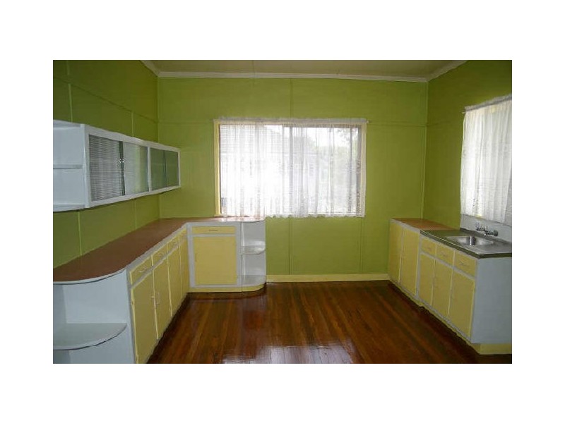 84 Glindemann Drive, Holland Park QLD 4121