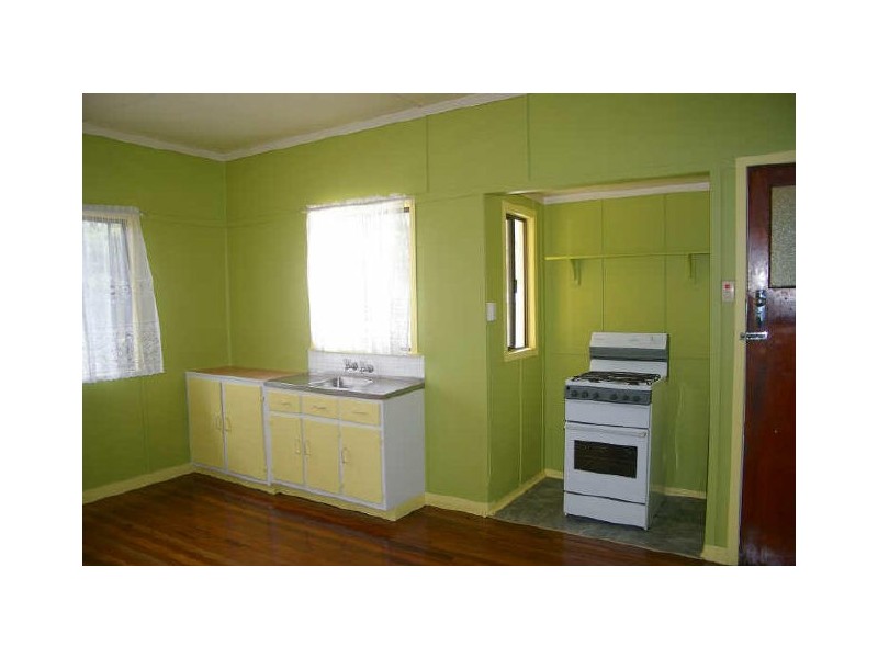 84 Glindemann Drive, Holland Park QLD 4121