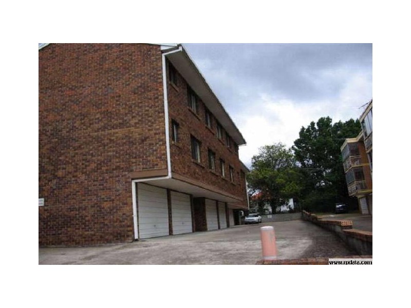 2/12 Crown Street, Holland Park QLD 4121