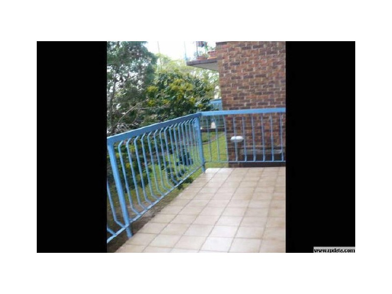 2/12 Crown Street, Holland Park QLD 4121