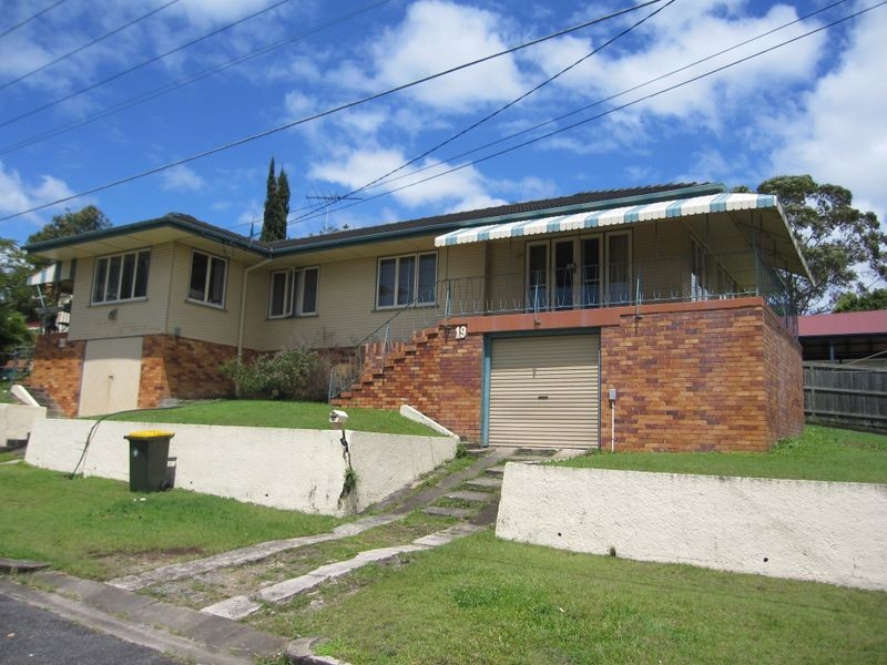 19 Thomson Street, Greenslopes QLD 4120