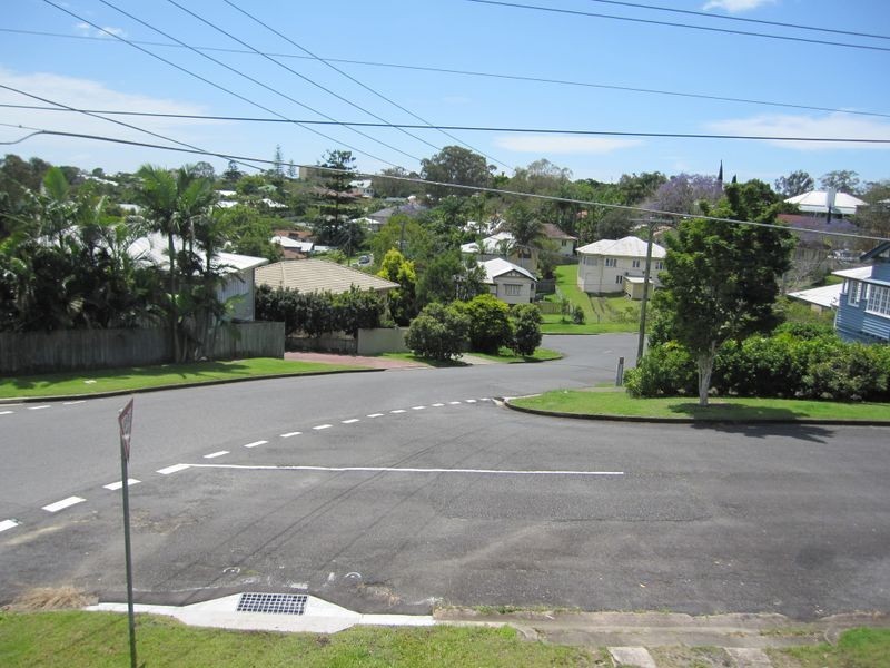 19 Thomson Street, Greenslopes QLD 4120