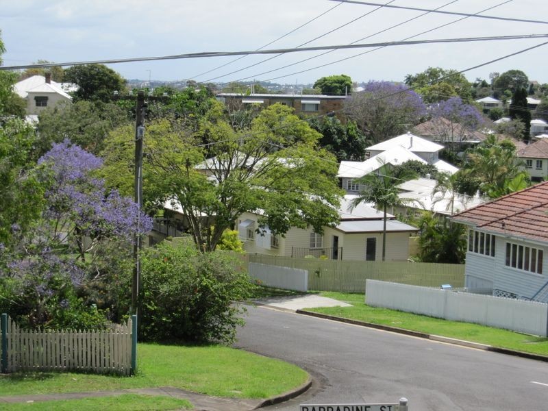 19 Thomson Street, Greenslopes QLD 4120
