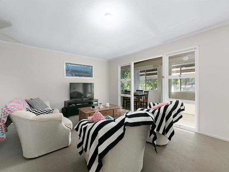 11 FAIRLAND ST, Mount Gravatt East QLD 4122
