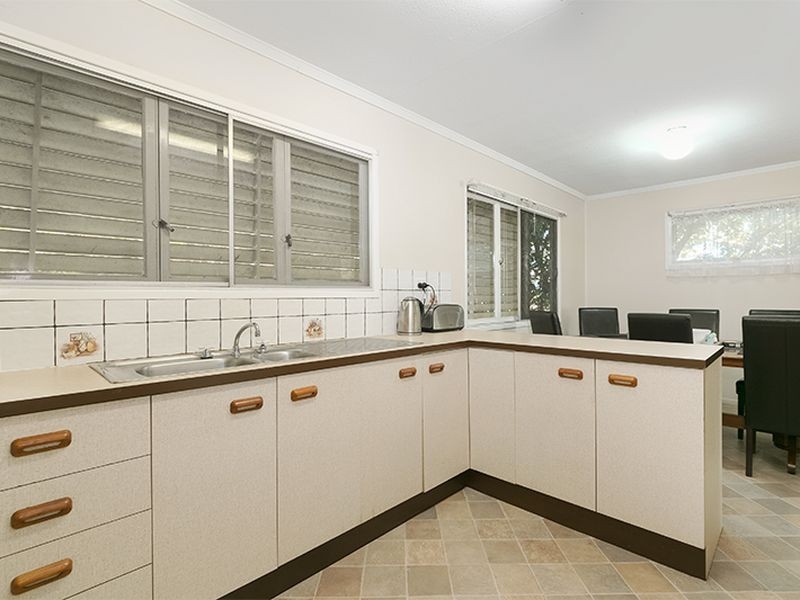 11 FAIRLAND ST, Mount Gravatt East QLD 4122