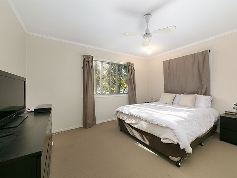 11 FAIRLAND ST, Mount Gravatt East QLD 4122
