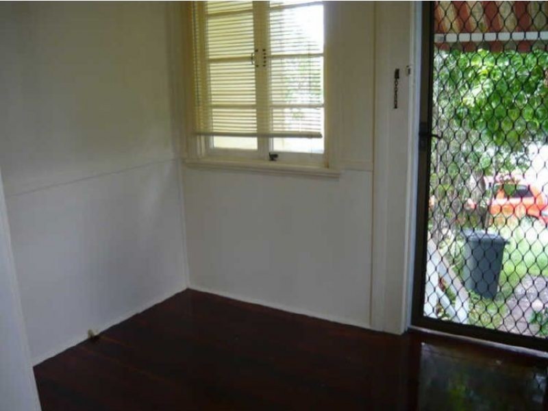 16 Wellstead Avenue, Coorparoo QLD 4151