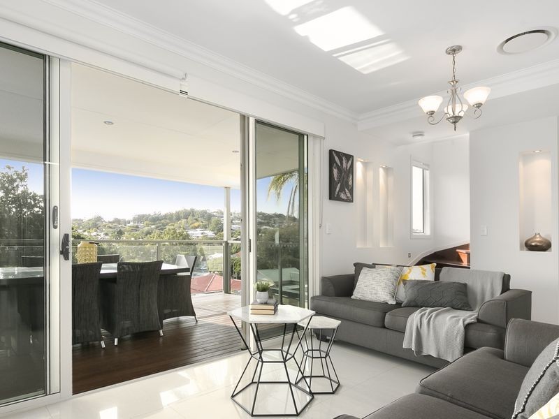 1 Miriam Street, Holland Park West QLD 4121