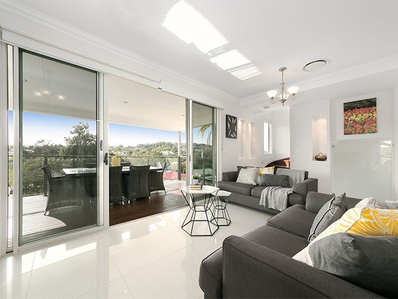 1 Miriam Street, Holland Park West QLD 4121