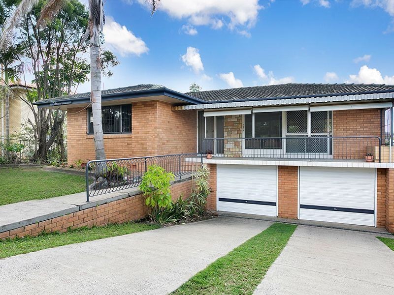 13 Valentia Street, Mansfield QLD 4122