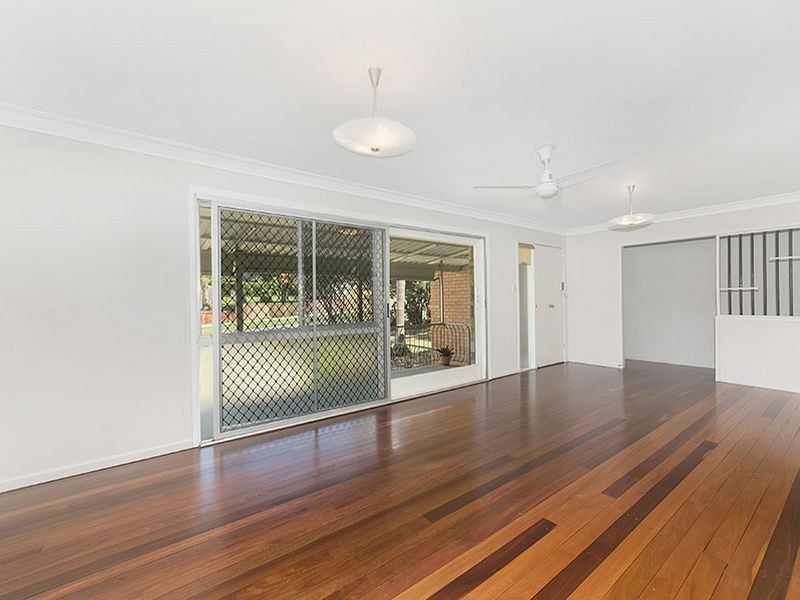 13 Valentia Street, Mansfield QLD 4122