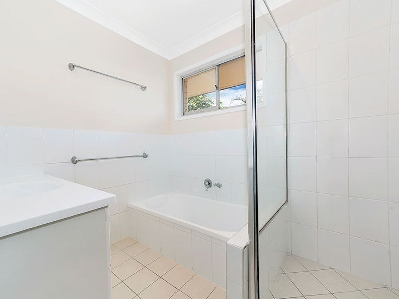 13 Valentia Street, Mansfield QLD 4122