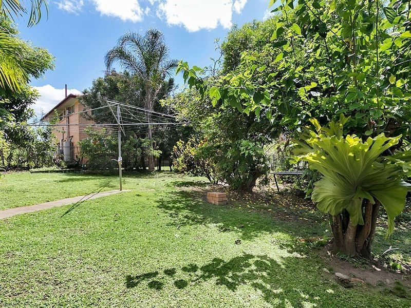 13 Valentia Street, Mansfield QLD 4122