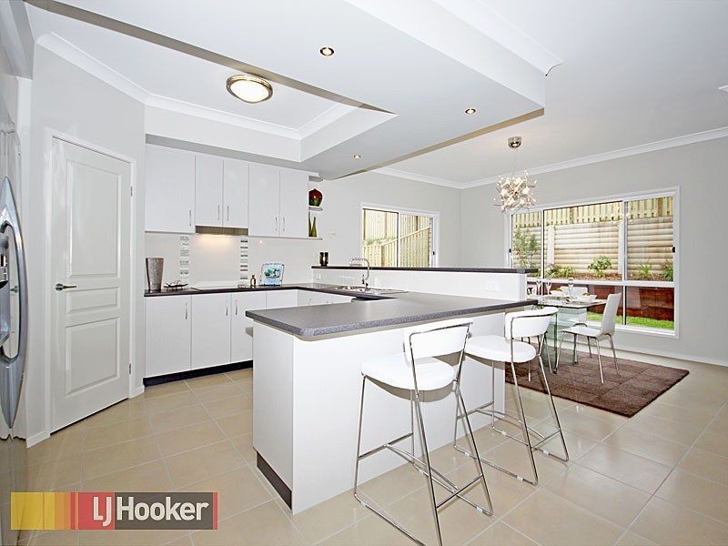 4 Charles Glen Street, Daisy Hill QLD 4127