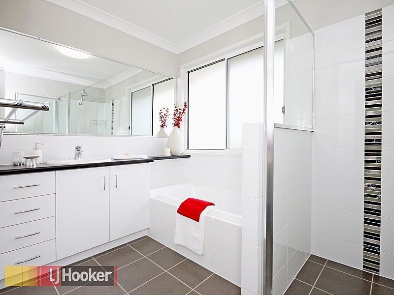 4 Charles Glen Street, Daisy Hill QLD 4127