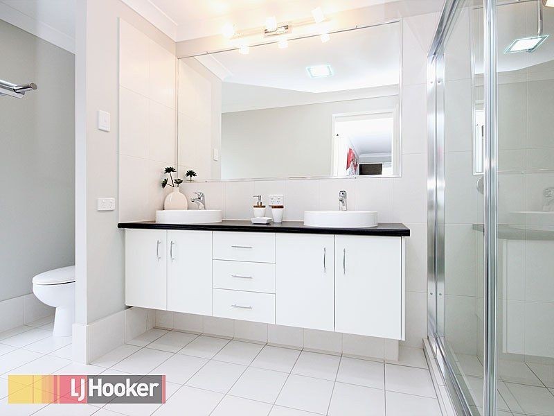 4 Charles Glen Street, Daisy Hill QLD 4127