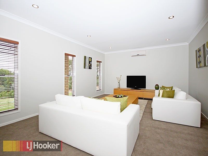 4 Charles Glen Street, Daisy Hill QLD 4127