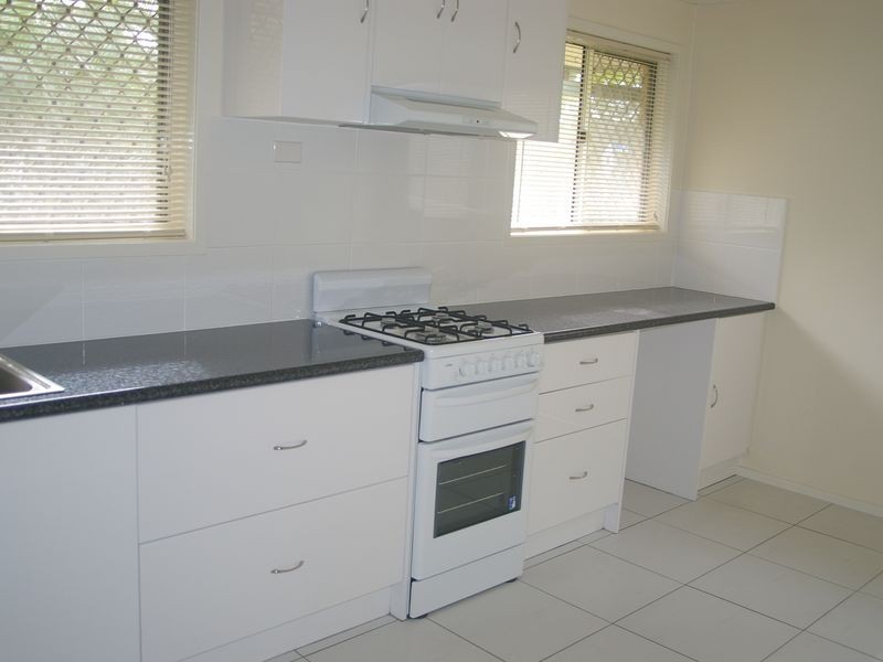 4 Tones Road, Mansfield QLD 4122