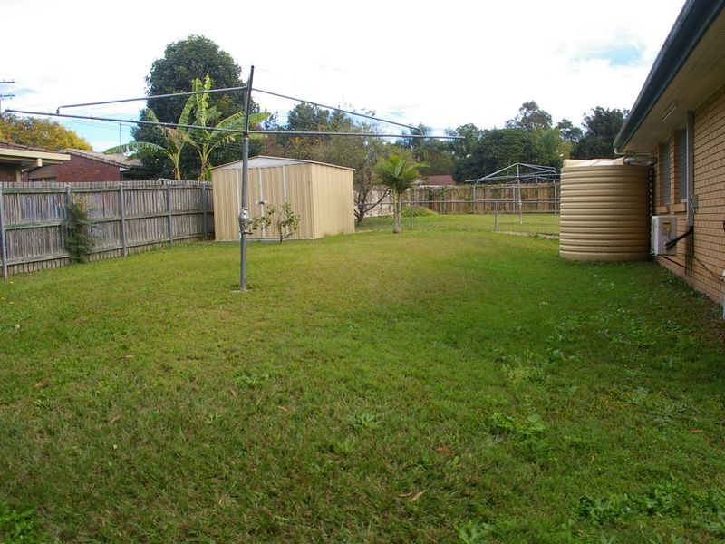 4 Tones Road, Mansfield QLD 4122