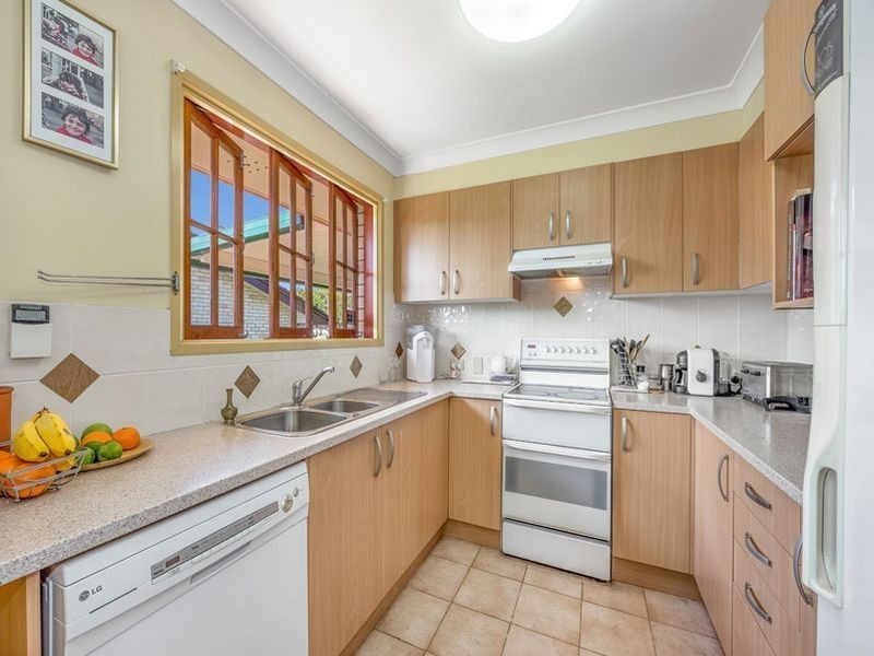 24 Lorrimore Street, Macgregor QLD 4109